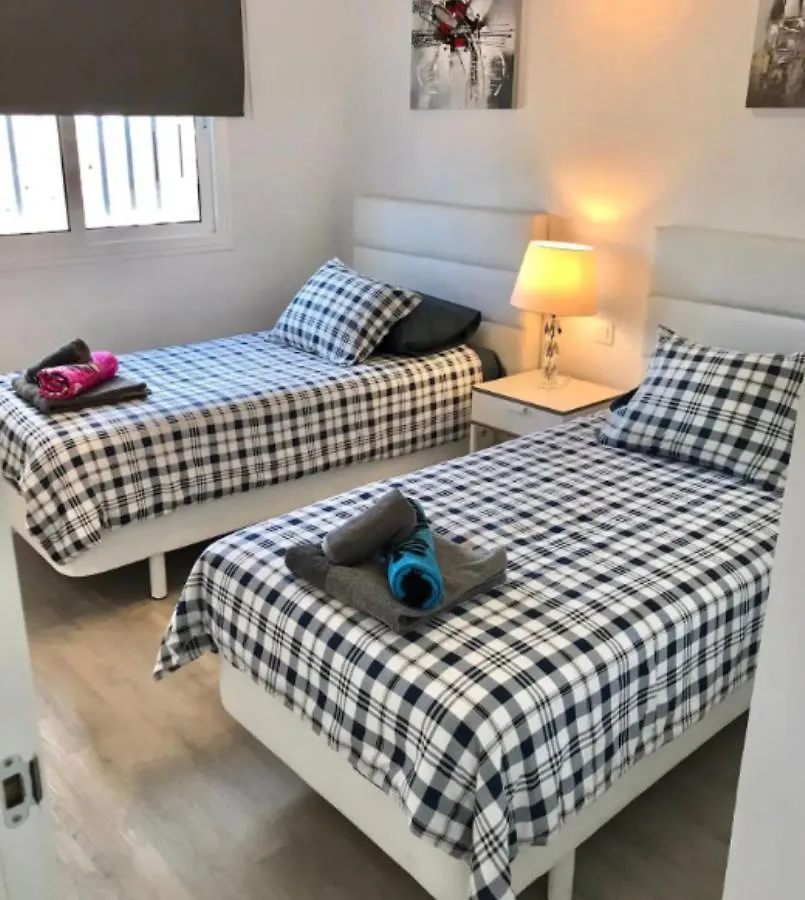 2 Bedroom Apartment Puerto del Carmen  0*, Puerto del Carmen (Lanzarote)